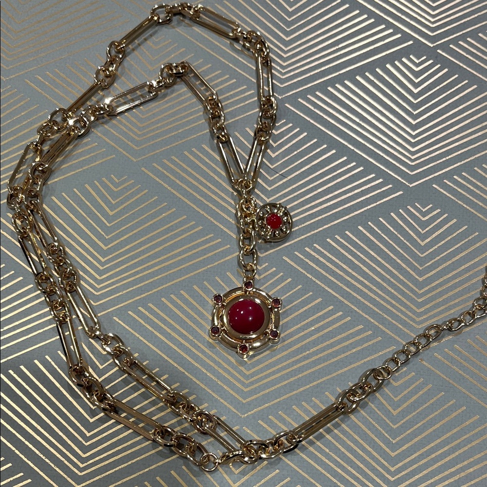 Elegant Gold and Red Pendant Necklace